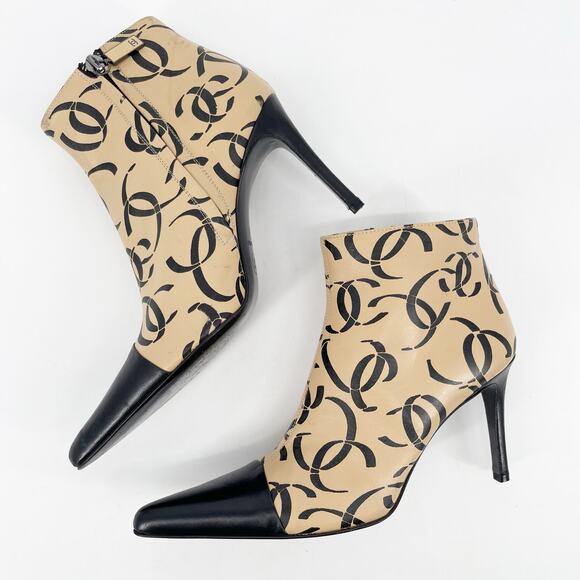 Chanel EU 37 Beige Black Allover CC Logo Pointed Cap Toe Ankle Boots F/W 2000 - Picture 5 of 14